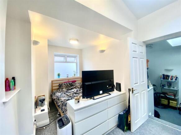 BEDROOM 2.jpeg