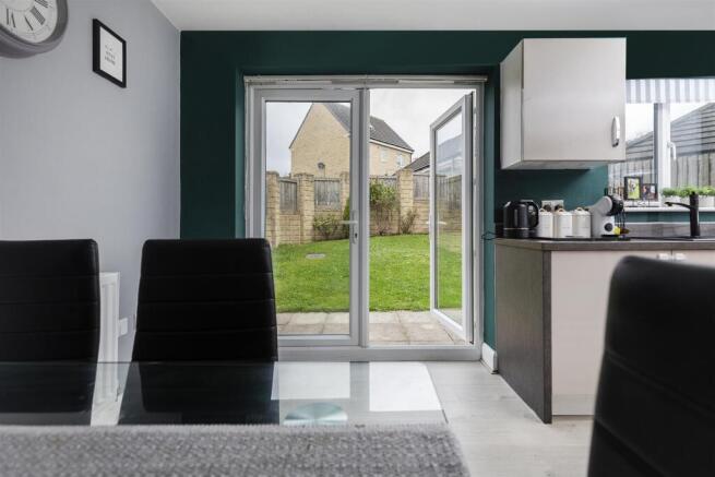 3 bed Semi-Detached for sale Image 9