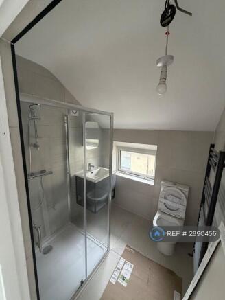 3 bed Semi-Detached to rent Image 4