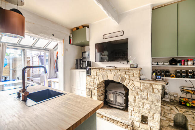 3 bed Terraced for sale Image 6