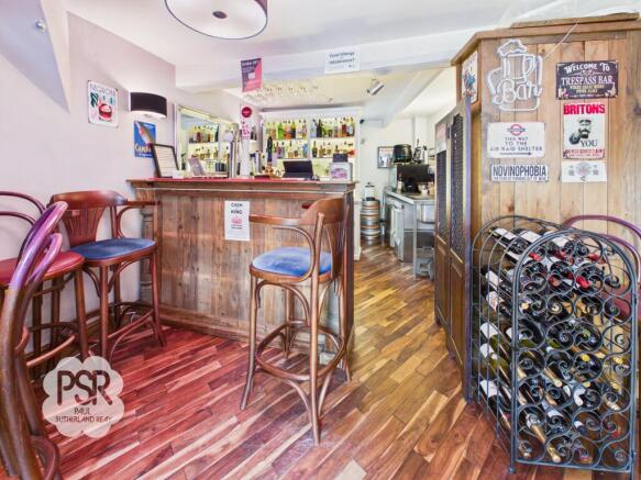 Restaurant /Bar