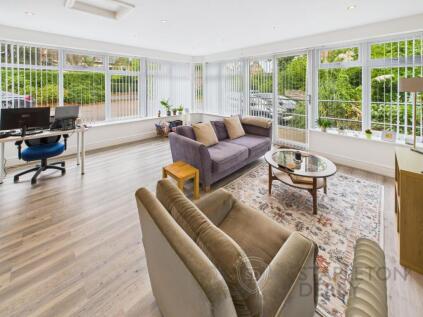 Central Avenue, Eccleston Park, Prescot