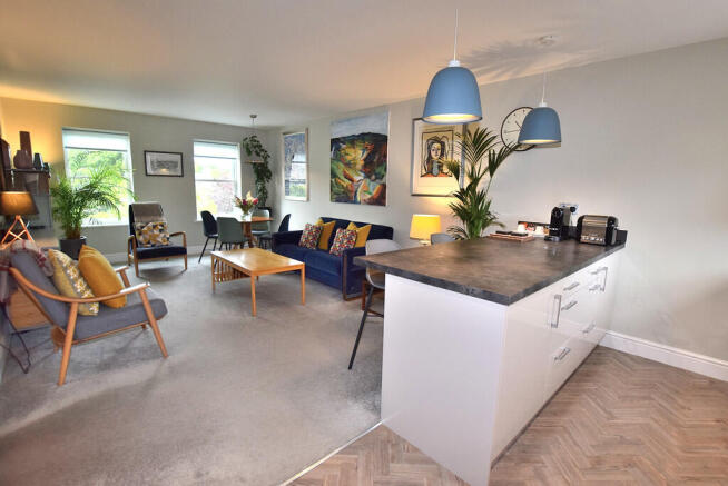 2 bed Apartment for sale Image 7