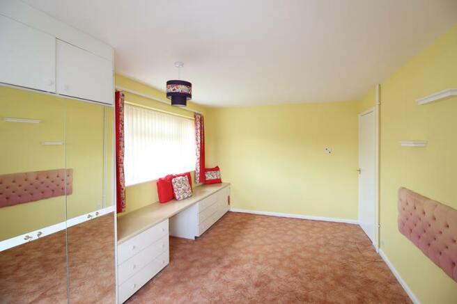Bedroom 1 (2)