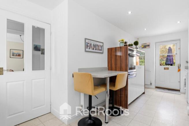 4 bed Detached for sale Image 5