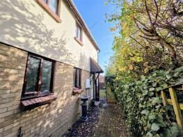 44, Carisbrooke Drive, South Woodham Ferrers, Chelmsford CM3 5LT