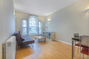 33, Frederick Square, London SE16 5XR