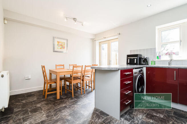 4 bed Terraced for sale Image 5