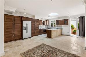 32, Topsham Road, London SW17 8SJ