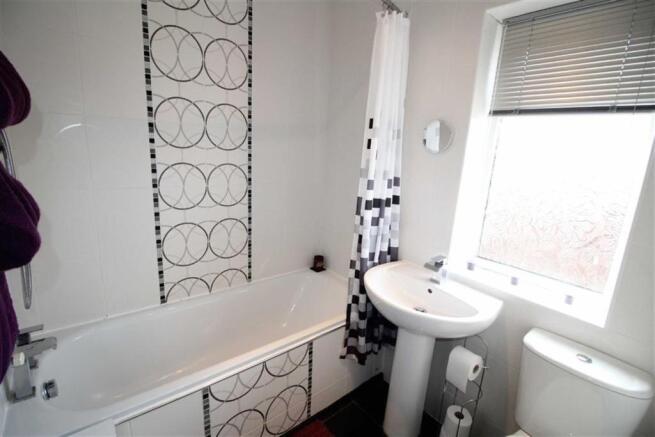 BATHROOM/WC
