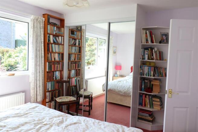 Bedroom 1.JPG
