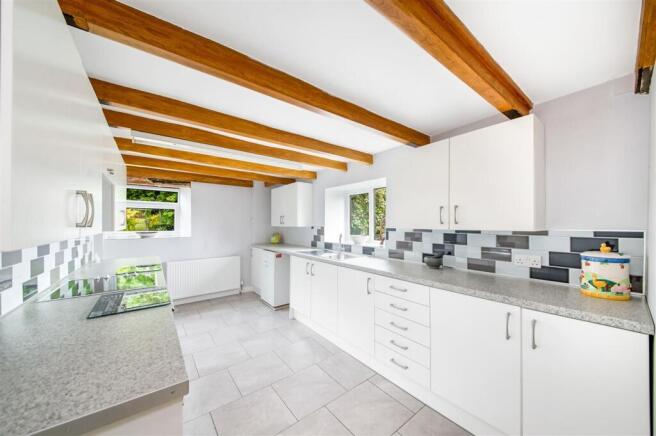 4 bed Detached for sale Image 8
