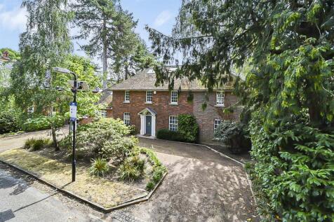 Ballard Close, Coombe Hill, Kingston Upon Thames, KT2