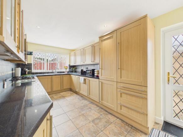 3 bed Semi-Detached for sale Image 9