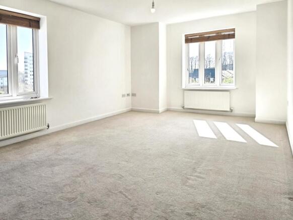 EweMove Basingstoke St Catherine Road Living Area