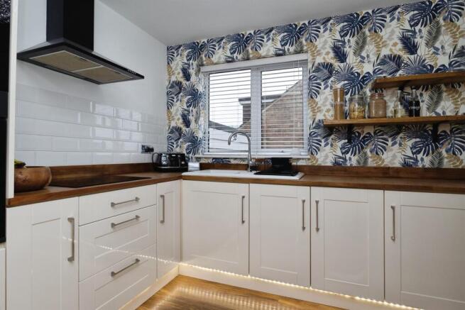 3 bed Semi-Detached Bungalow for sale Image 5