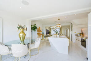 102, Moordown, London SE18 3NG