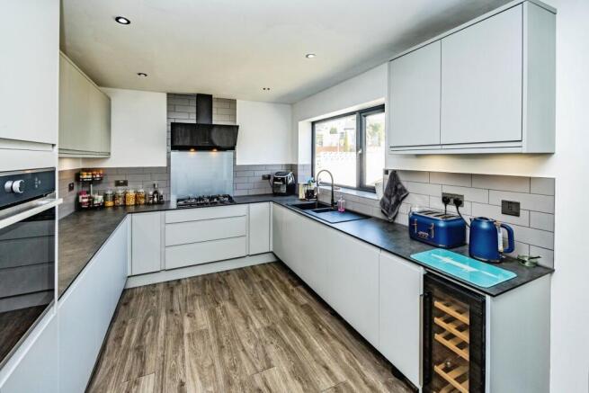 2 bed Bungalow for sale Image 7