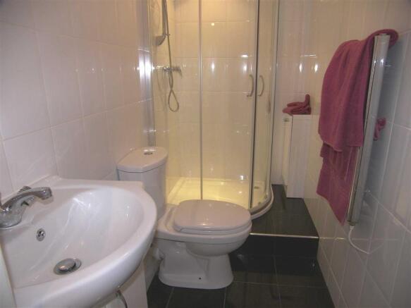 SHOWER ROOM / WC
