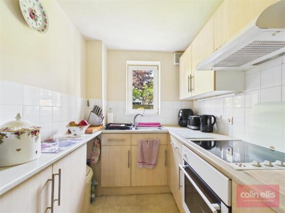 1 bed Ground Flat for sale Image 4