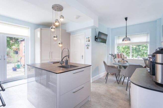 BREAKFAST KITCHEN