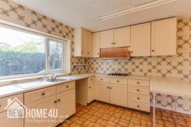 KITCHEN: