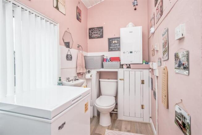 3 bed Semi-Detached for sale Image 8