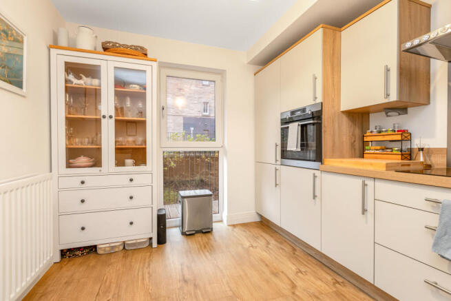 Apartment in Edinburgh, Hillside, Leith Central - More