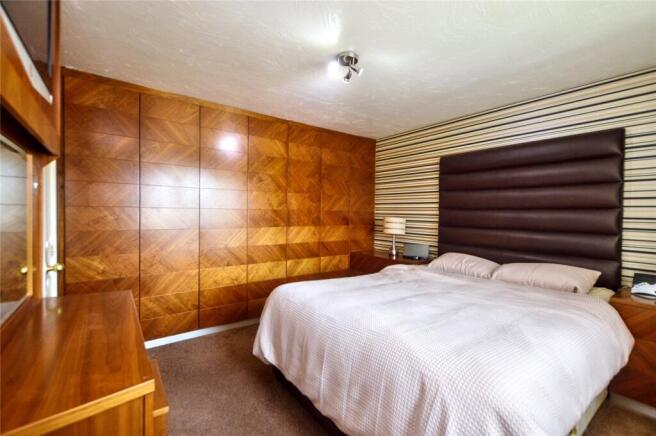 4 bed Detached for sale Image 5