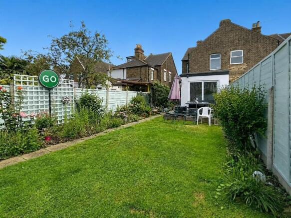 Havering Rd, RM1 For Sale by Barrain London Estate