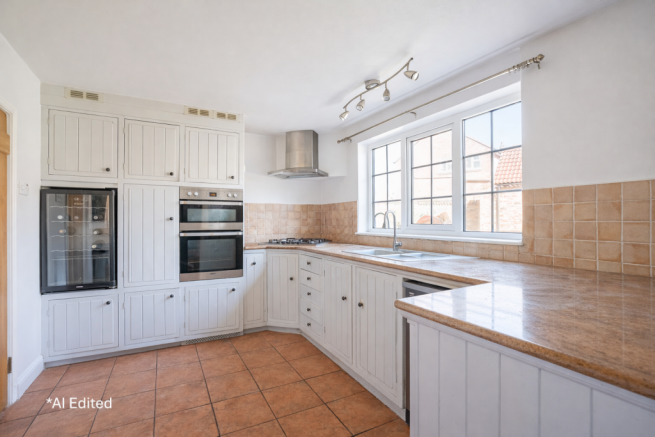 4 bed Detached for sale Image 5