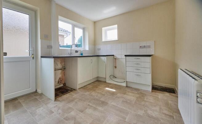 Breakfast Kitchen to front