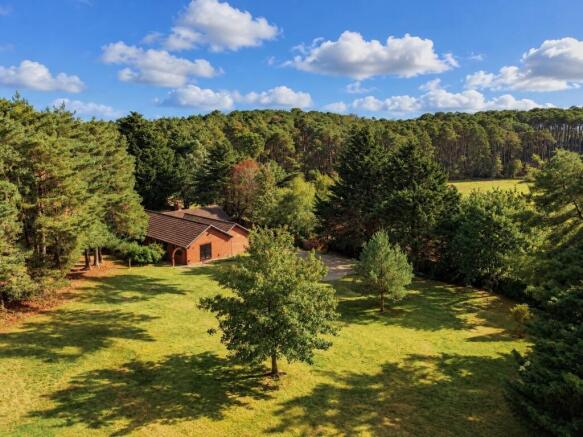 4 bedroom semi-rural home with annexe