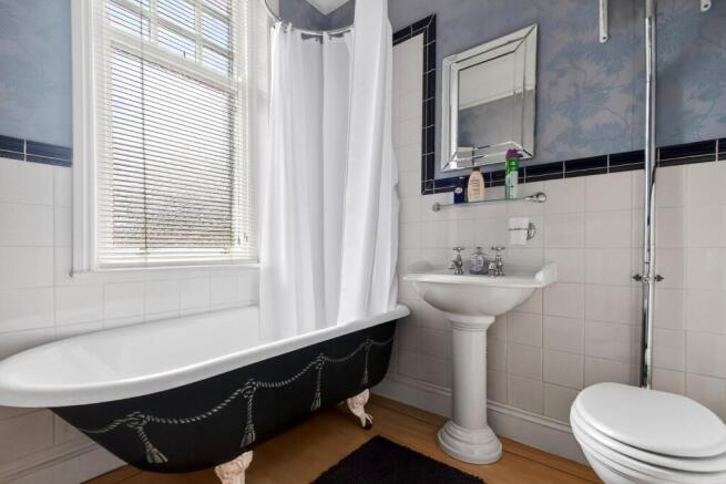 6 bed Semi-Detached for sale Image 12