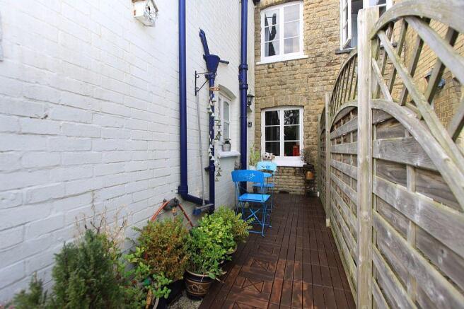 Gardens & Courtyard