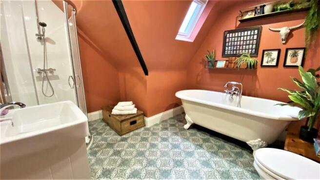 En-Suite Bathroom