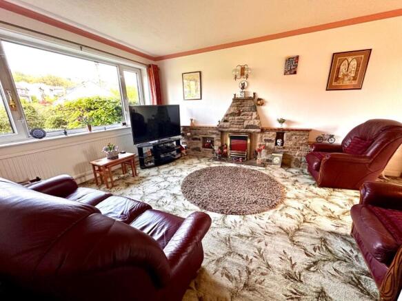OPEN PLAN LIVING/DINING