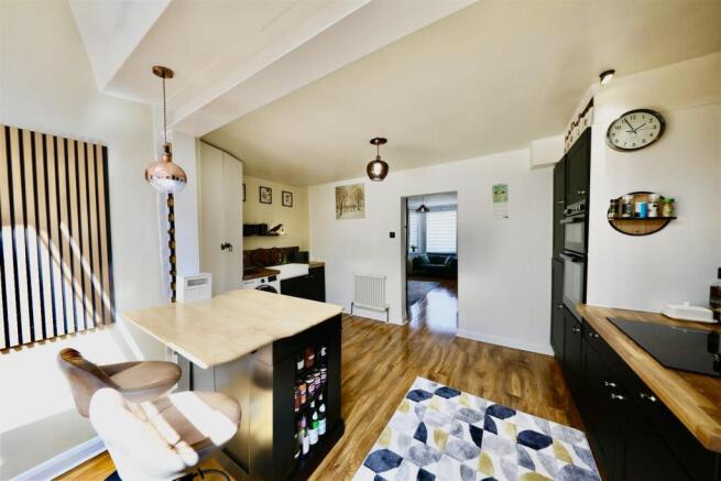 Open plan kitchen/diner/living space