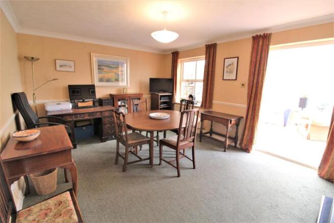 LOUNGE (CURRENTLY USED AS A DINING ROOM)