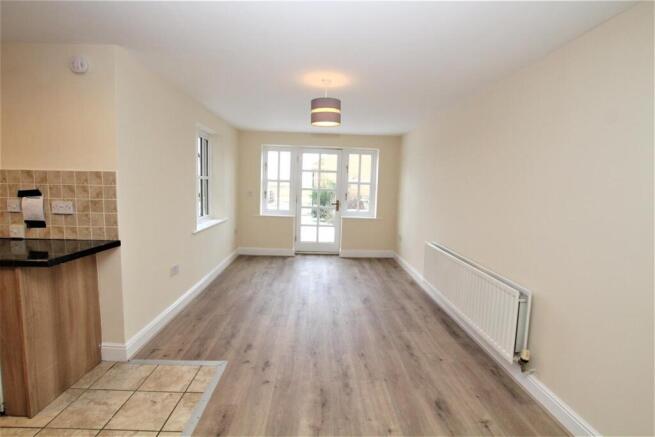 4 bed Terraced to rent Image 4