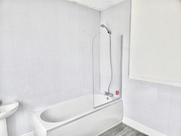 3 bed Terraced to rent Image 4