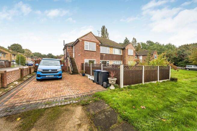 10 Denham Green L...