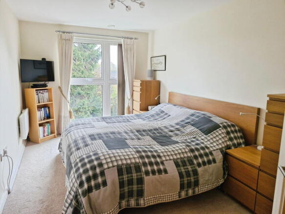2 bed Apartment for sale Image 8
