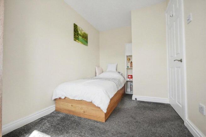 2 bed Semi-Detached for sale Image 8