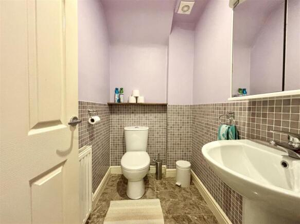 4 bed Detached for sale Image 11