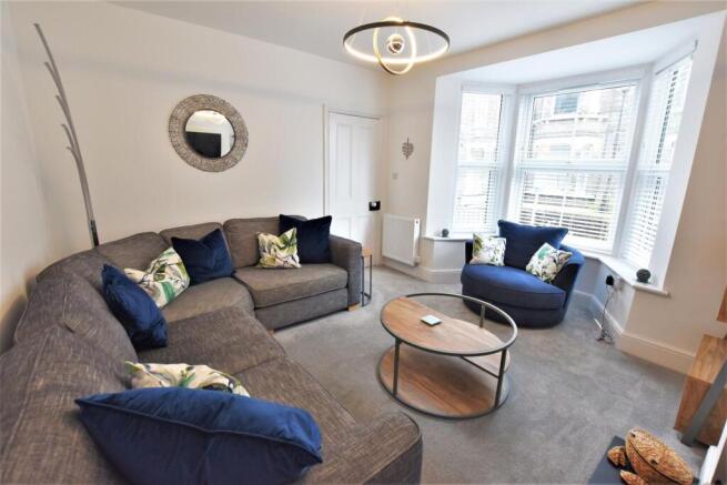 Lounge 2.JPG