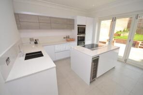 11, Ashridge Close, Finchley, London N3 3BT
