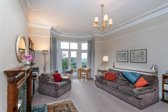 5 bed Town House for sale Image 11