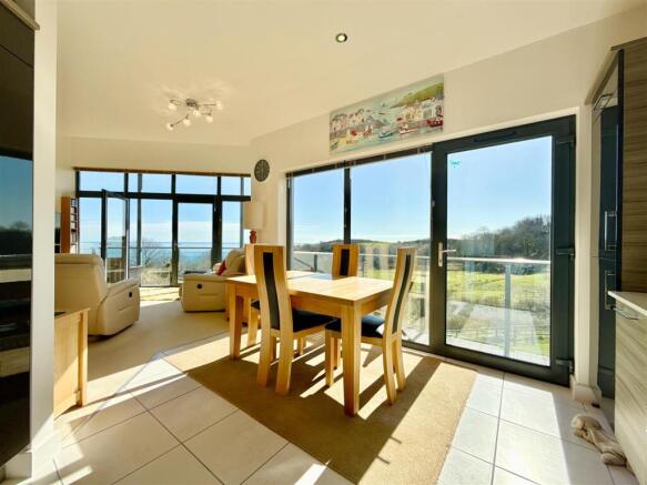Dinig Area From Kitchen.JPG