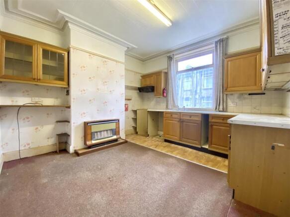 Bramleys Estate Agents - South Street - Paddock (7